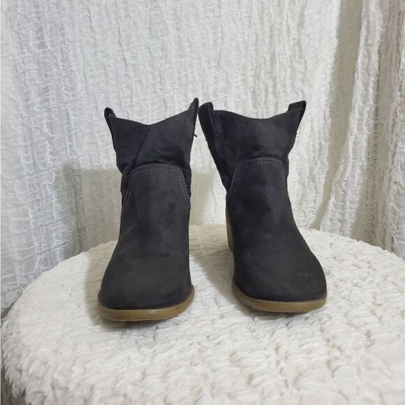 Gray Faux Suede Booties Size 8.5 - Picture 3 of 6